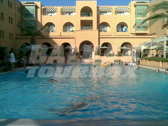 почивка в Alhambra Thalassa