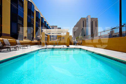 почивка в Holiday Inn Downtown Long Beach