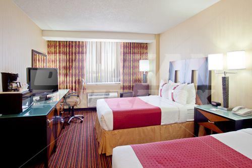 почивка в Holiday Inn Downtown Long Beach