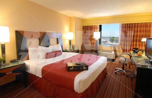 почивка в Holiday Inn Downtown Long Beach