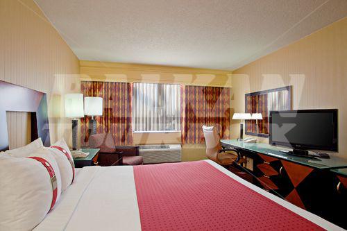 почивка в Holiday Inn Downtown Long Beach