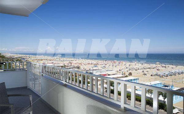 почивка в Yes Hotel Touring