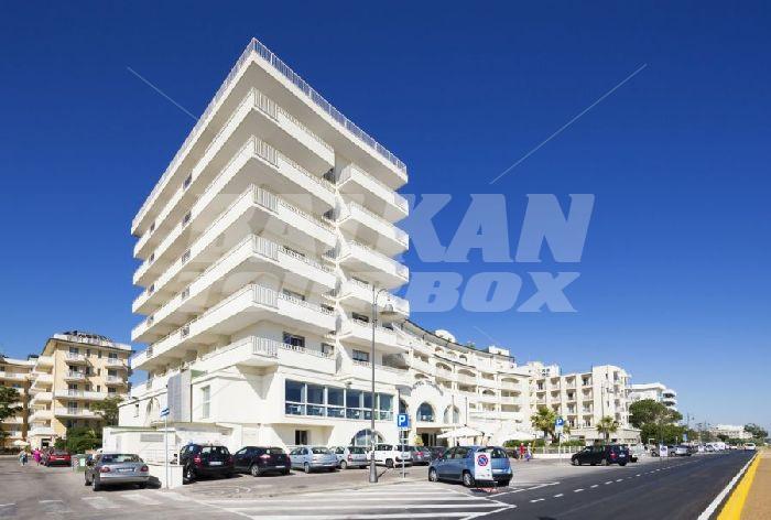почивка в Yes Hotel Touring