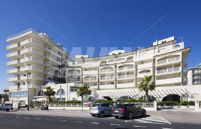 почивка в Yes Hotel Touring