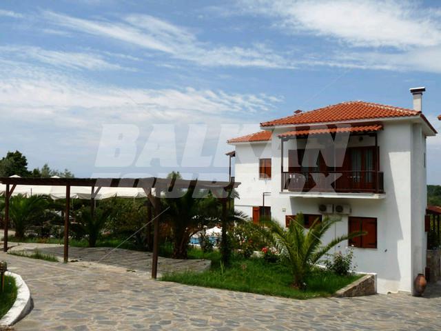 holiday in Seralis