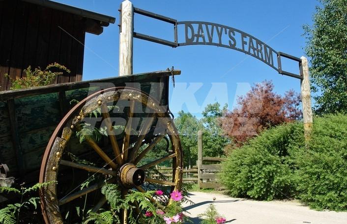 почивка в Disney's Davy Crockett Ranch