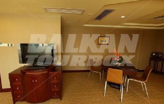 holiday in Royal Marina Plaza