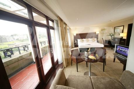 почивка в Mercure Edinburgh City Princes Street Hotel