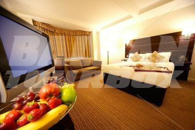 почивка в Mercure Edinburgh City Princes Street Hotel