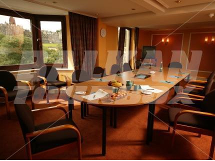 почивка в Mercure Edinburgh City Princes Street Hotel