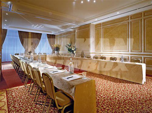 почивка в NH Jolly Hotel Lotti