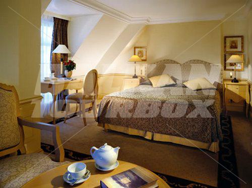 почивка в NH Jolly Hotel Lotti