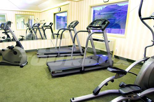 почивка в Holiday Inn Express Hotel and Suites Vernon