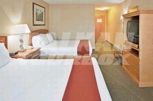 почивка в Holiday Inn Express Hotel and Suites Vernon