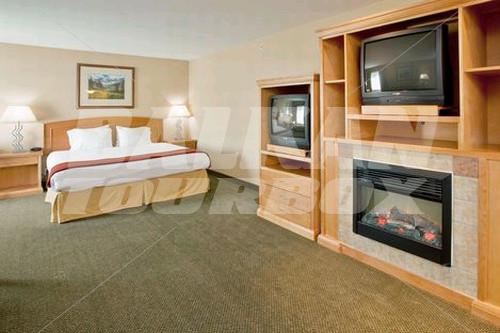 почивка в Holiday Inn Express Hotel and Suites Vernon