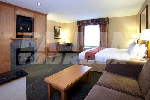 почивка в Holiday Inn Express Hotel and Suites Vernon
