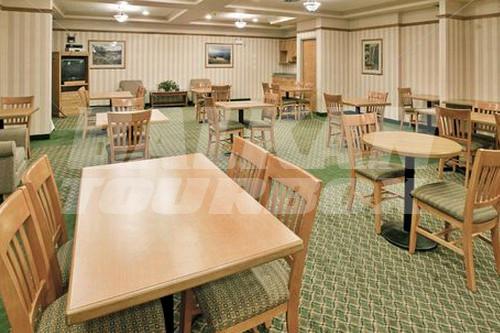 почивка в Holiday Inn Express Hotel and Suites Vernon