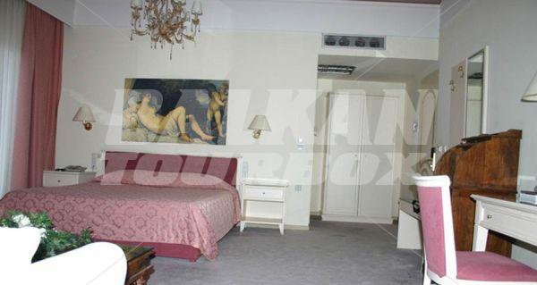 holiday in Kouros