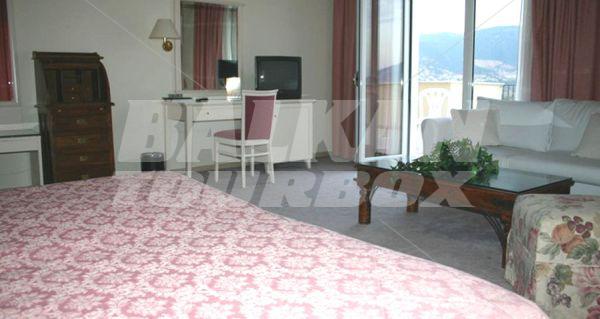 holiday in Kouros
