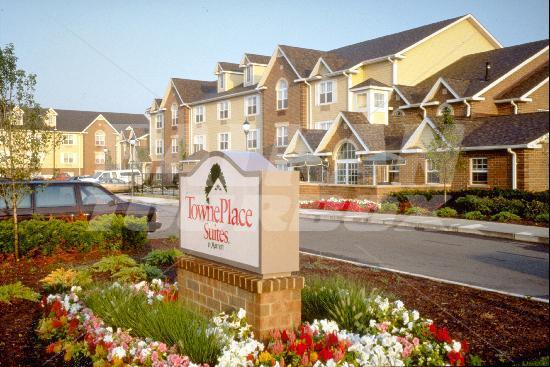 почивка в TownePlace Suites by Marriott Detroit Dearborn