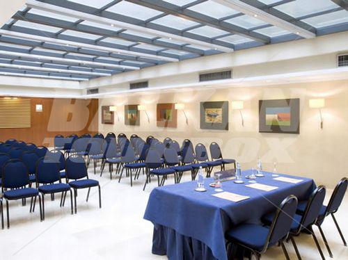 почивка в NH Cornellá