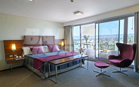 holiday in Howard Johnson La Canada
