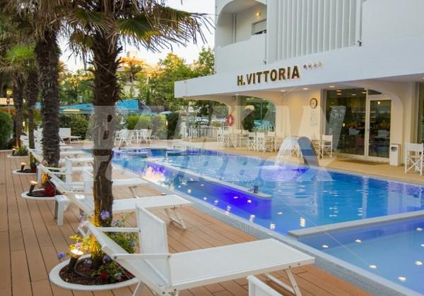 почивка в Hotel Vittoria