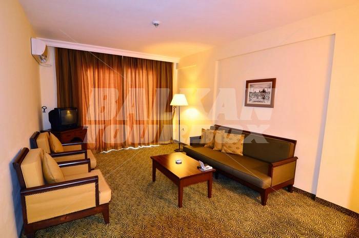 почивка в Royal Garden Suite