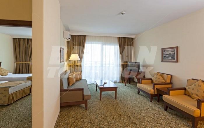 почивка в Royal Garden Suite