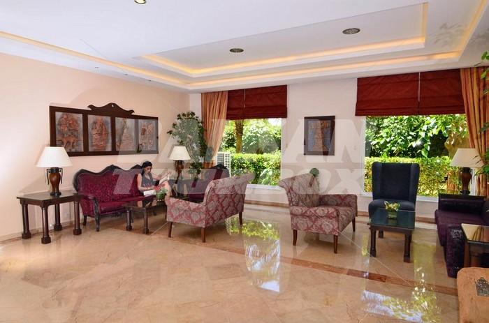 почивка в Royal Garden Suite