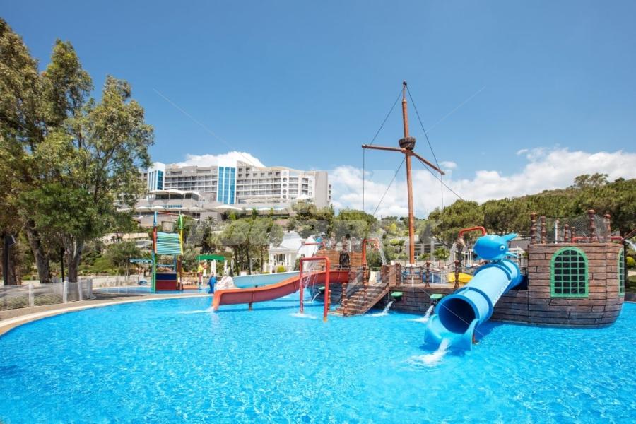 почивка в Aria Claros Beach
