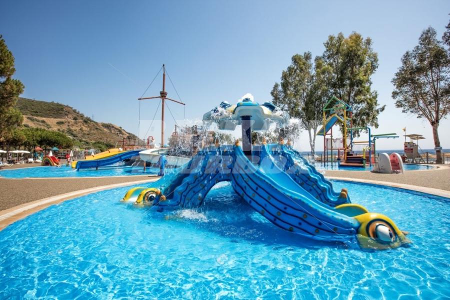 почивка в Aria Claros Beach