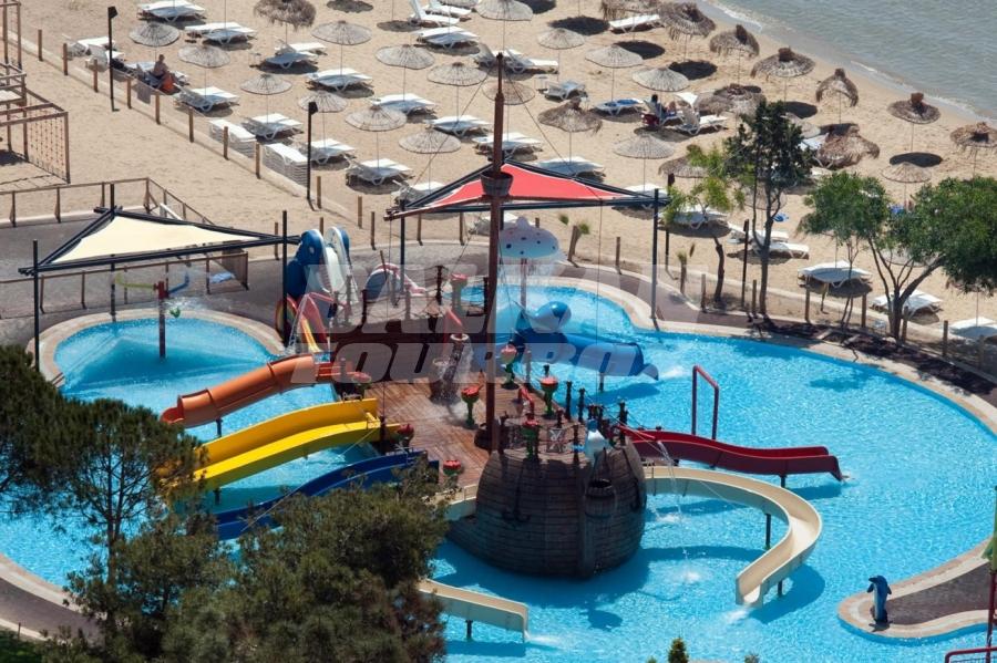 почивка в Aria Claros Beach