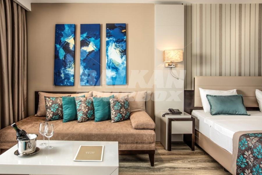 почивка в Aria Claros Beach