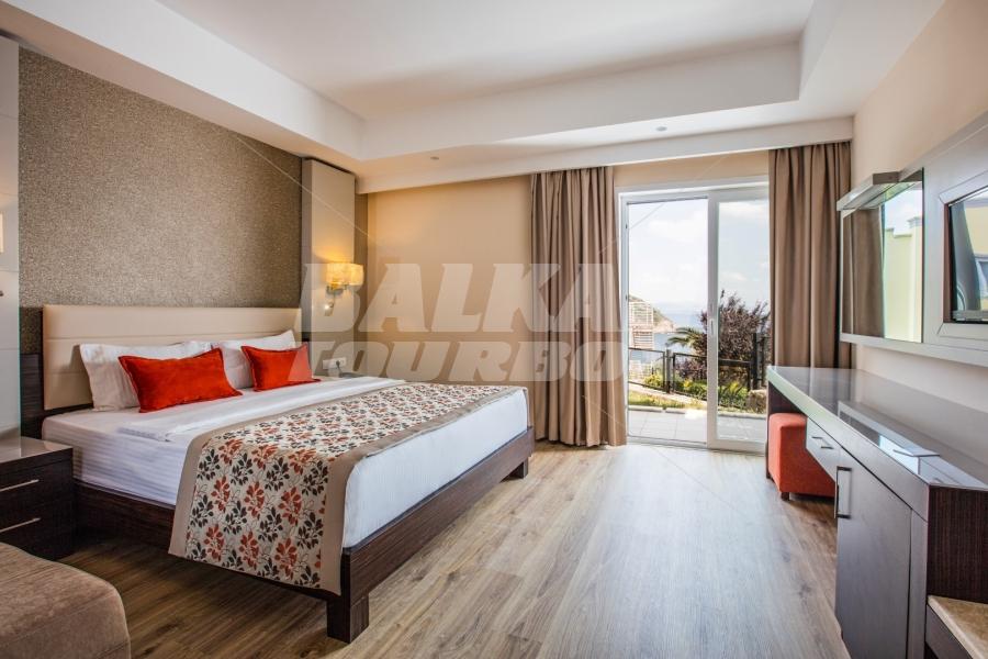 почивка в Aria Claros Beach