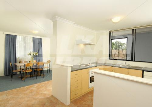 почивка в Assured Waterside Apartments