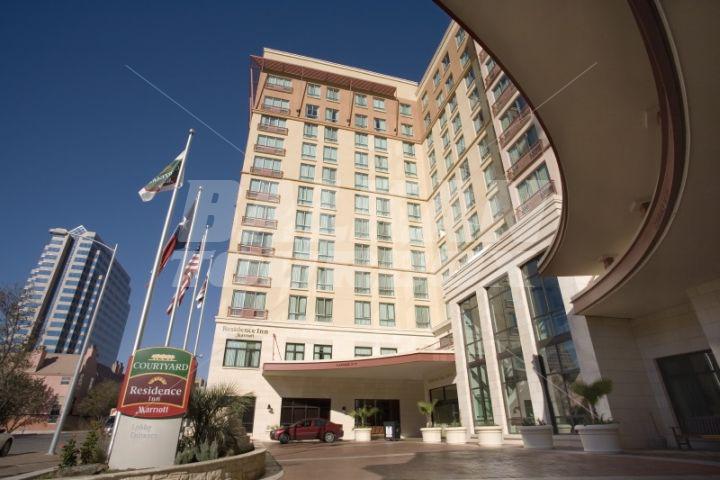 почивка в  Courtyard by Marriott Austin Downtown/Convention Center
