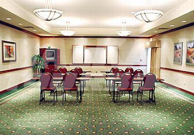 почивка в Courtyard by Marriott Cleveland Beachwood