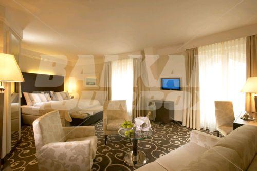 почивка в Grand Bohemia Prague