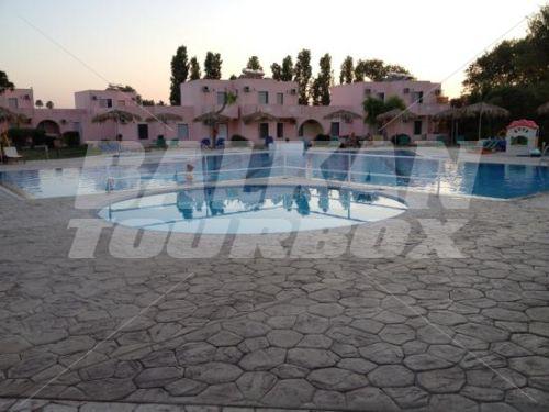 holiday in Roselands Hotel Bungalows