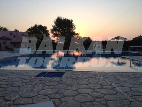 holiday in Roselands Hotel Bungalows