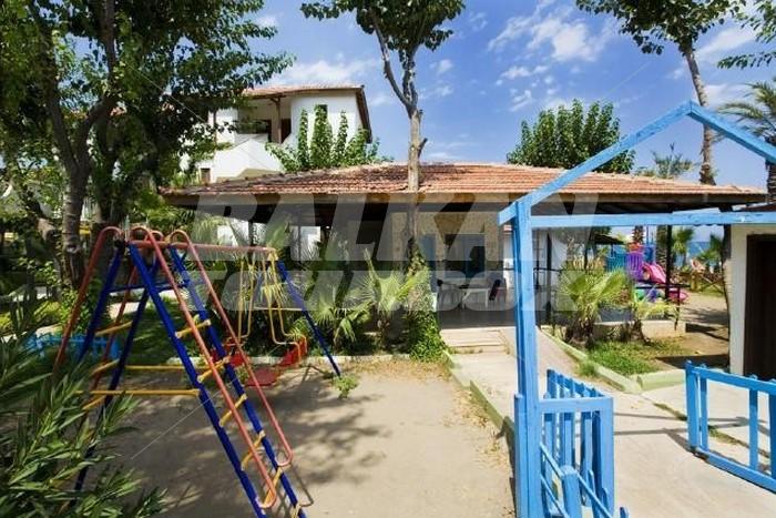 почивка в Larissa Akman Park