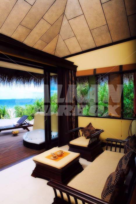 почивка в Alidhoo Island Resort