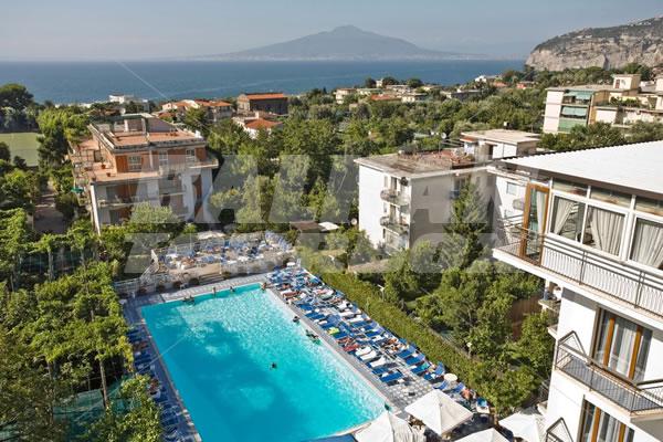 почивка в Grand Hotel Flora
