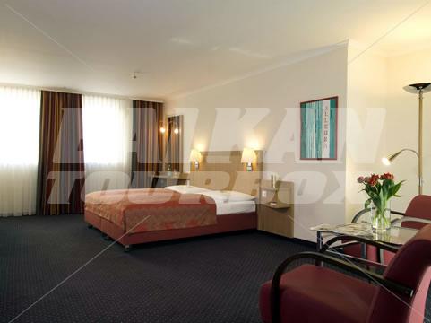 почивка в NH Zurich Airport