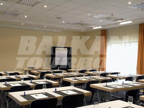 почивка в NH Zurich Airport