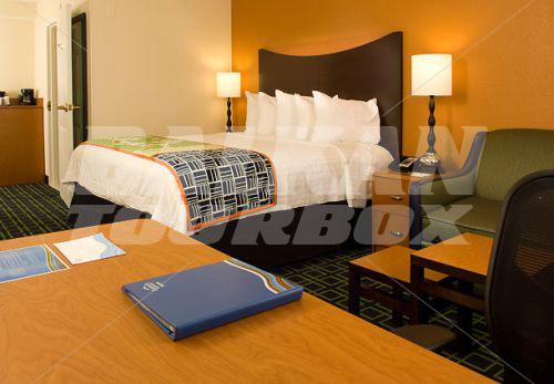 почивка в Fairfield Inn & Suites Orlando Lake Buena Vista in the Marriott Village