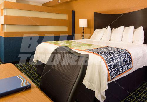 почивка в Fairfield Inn & Suites Orlando Lake Buena Vista in the Marriott Village