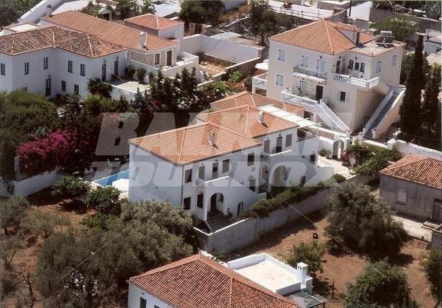 holiday in  Spetses Retreat