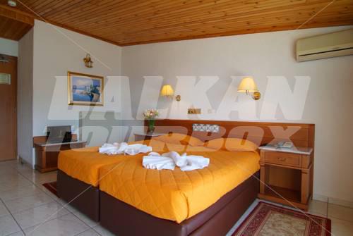 holiday in Acropole Delphi